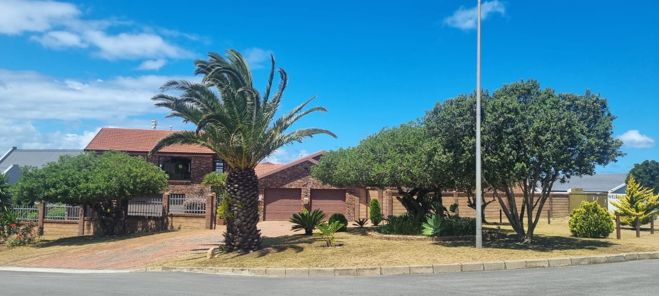 4 Bedroom Property for Sale in Hartenbos Heuwels Western Cape